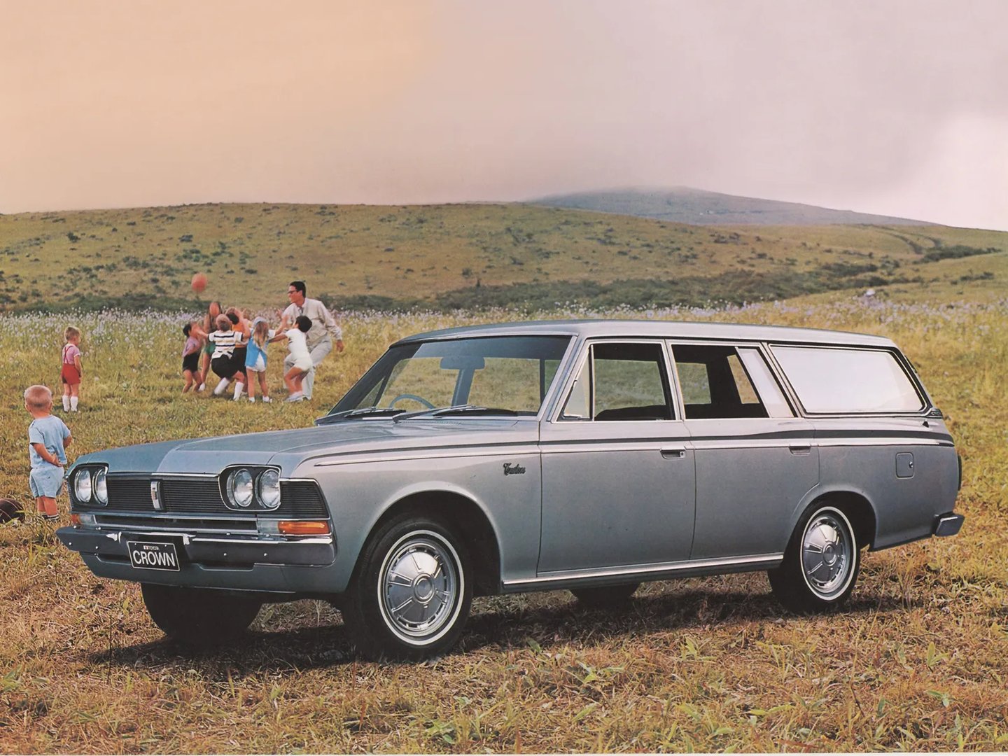 Toyota_Crown_3_generation__Estate_5-door__1.jpg