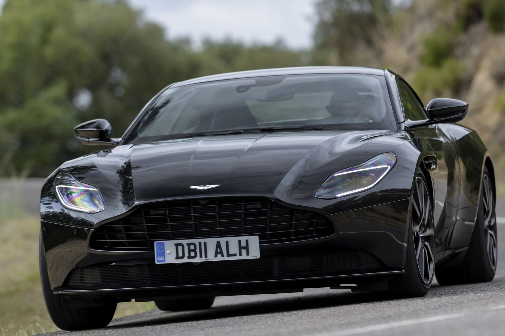 Aston Martin_DB11_1_generation__Coupe__8.jpg