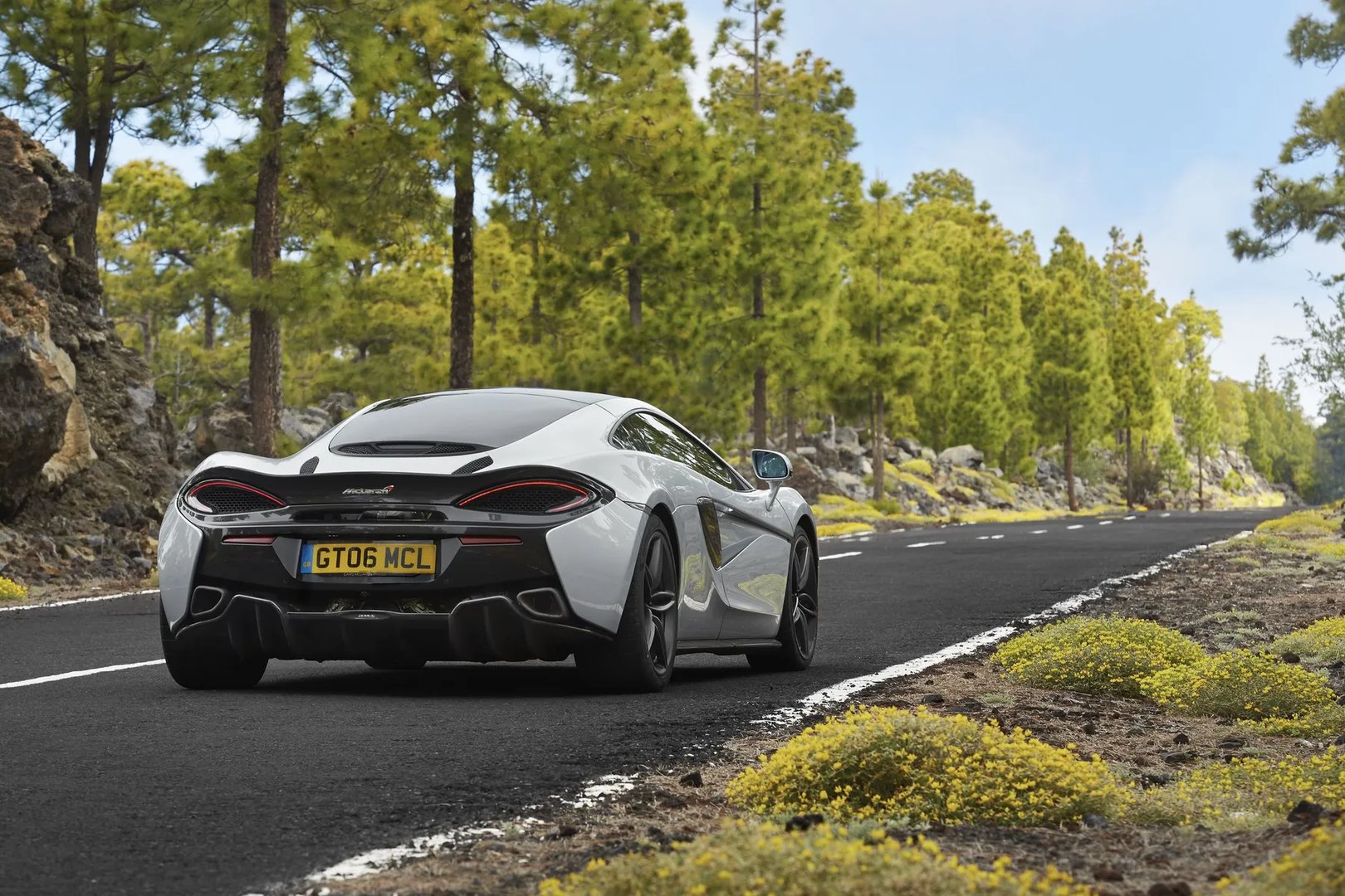 McLaren_570GT_1_generation__Coupe__13.jpg