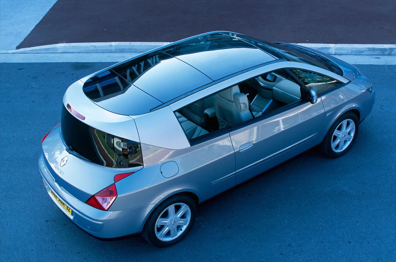 Renault_Avantime_1_generation__Compact_Van__13.jpg