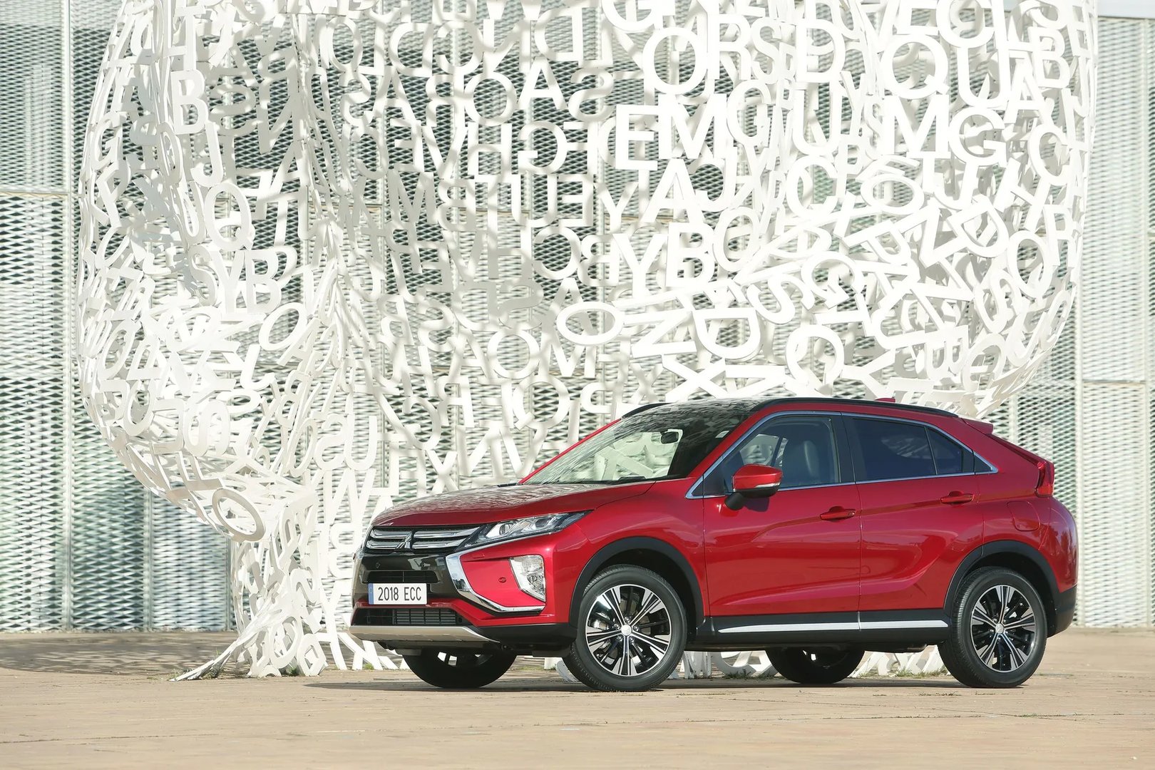 Mitsubishi_Eclipse_Cross_1_generation__SUV_5-doors__2.jpg