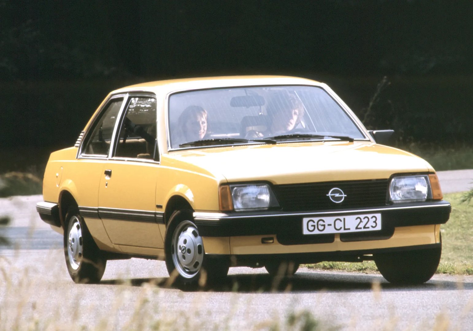 Opel_Ascona_3_generation__Sedan_2-doors__1.jpg