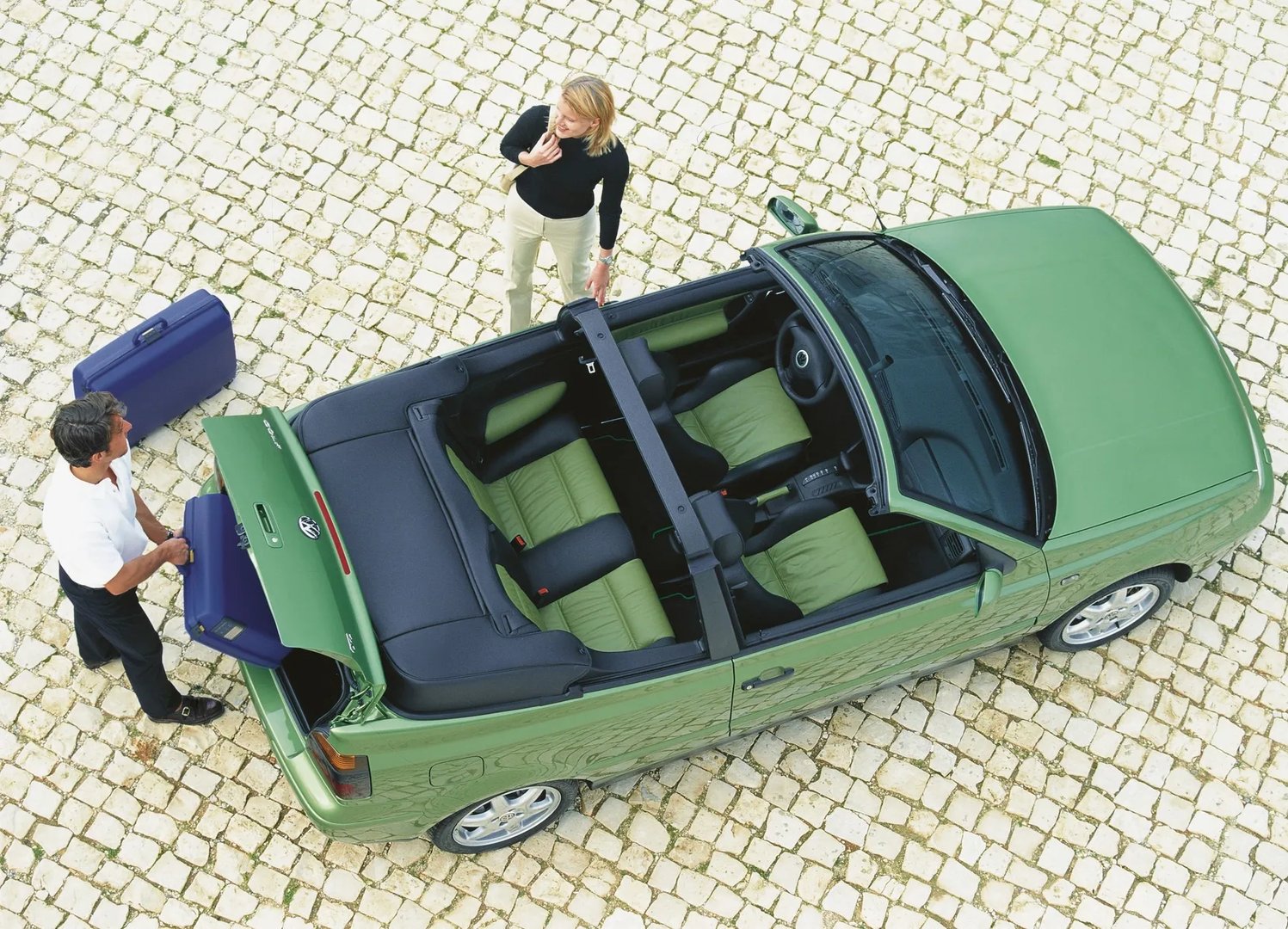 Volkswagen_Golf_4_generation__Cabrio__7.jpg