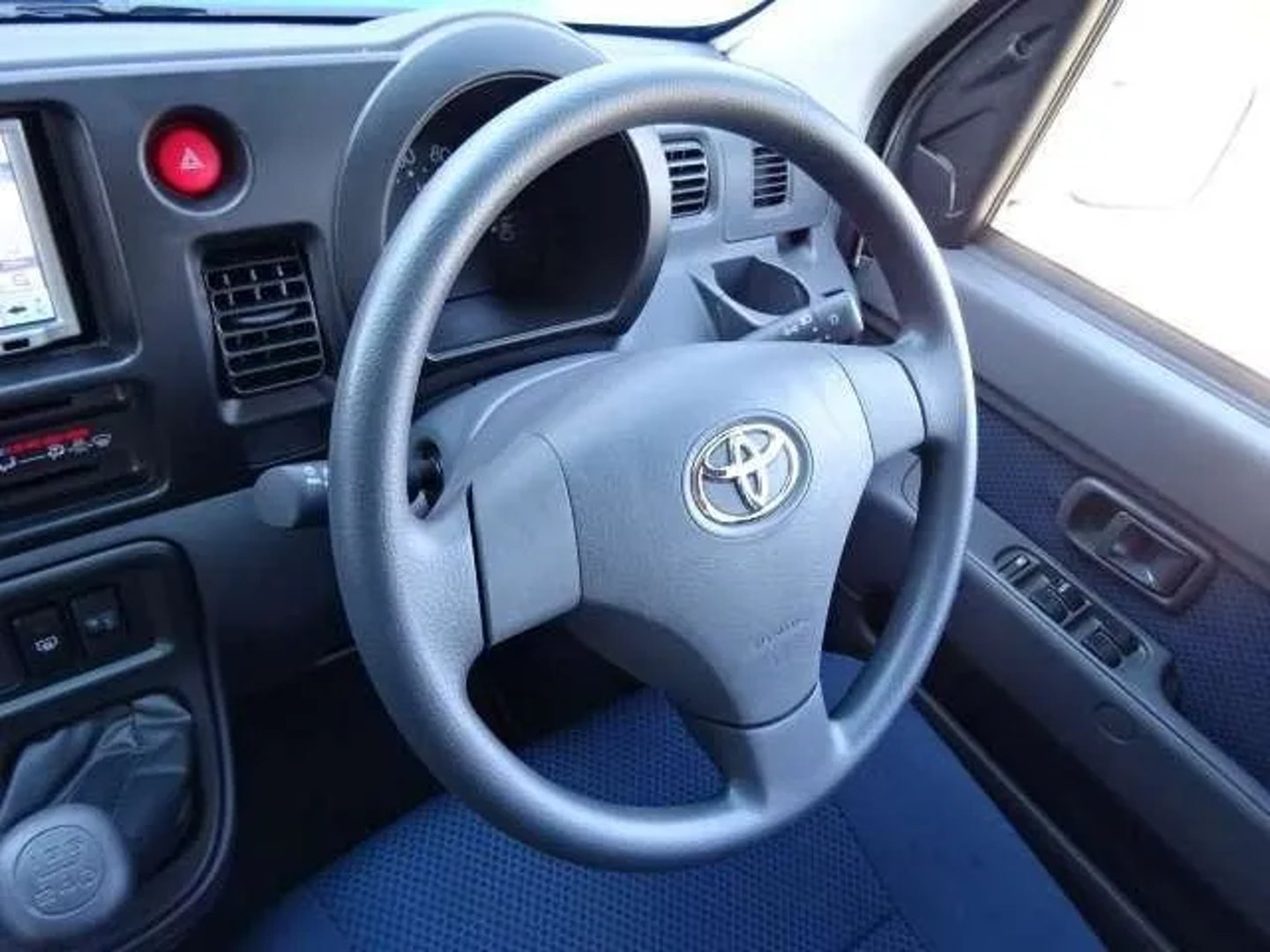 Toyota_Pixis_Van_1_generation__Microvan__11.jpg