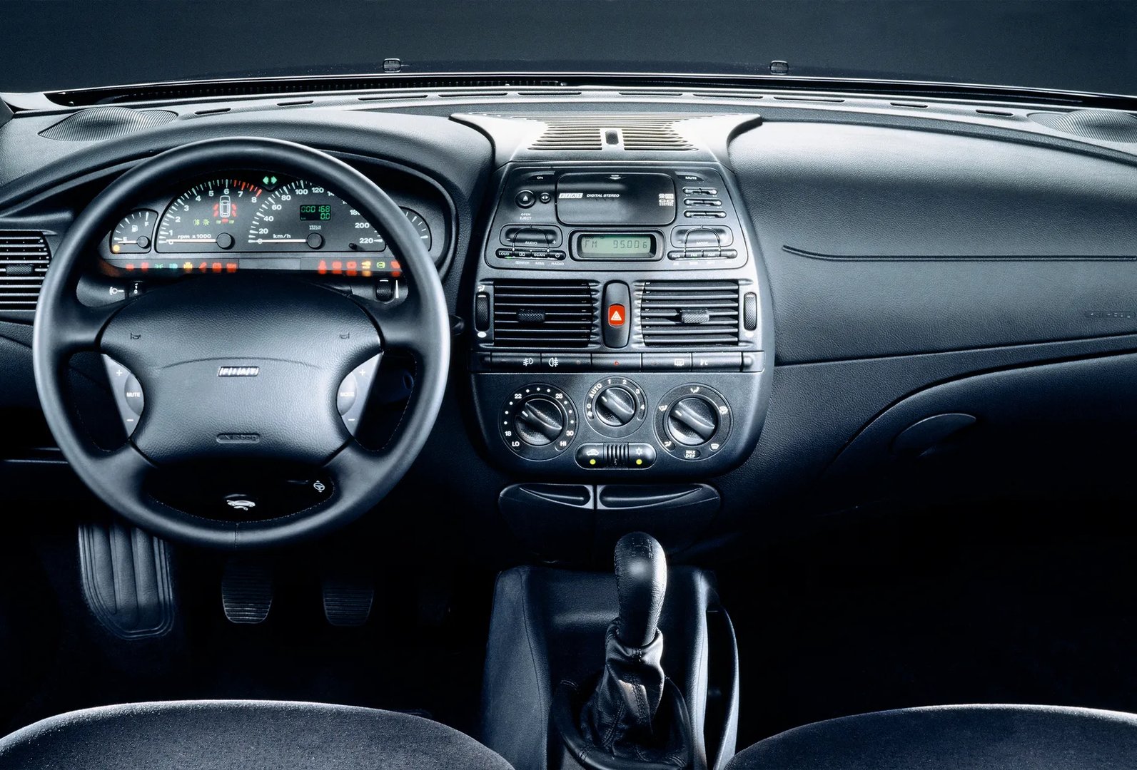Fiat_Marea_1_generation__Sedan__6.jpg