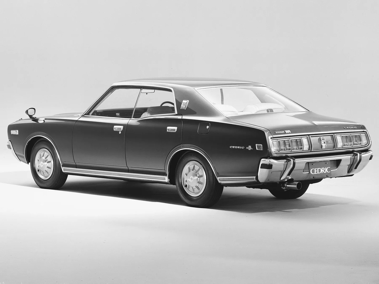 Nissan_Cedric_4_generation__Sedan_Hardtop__4.jpg