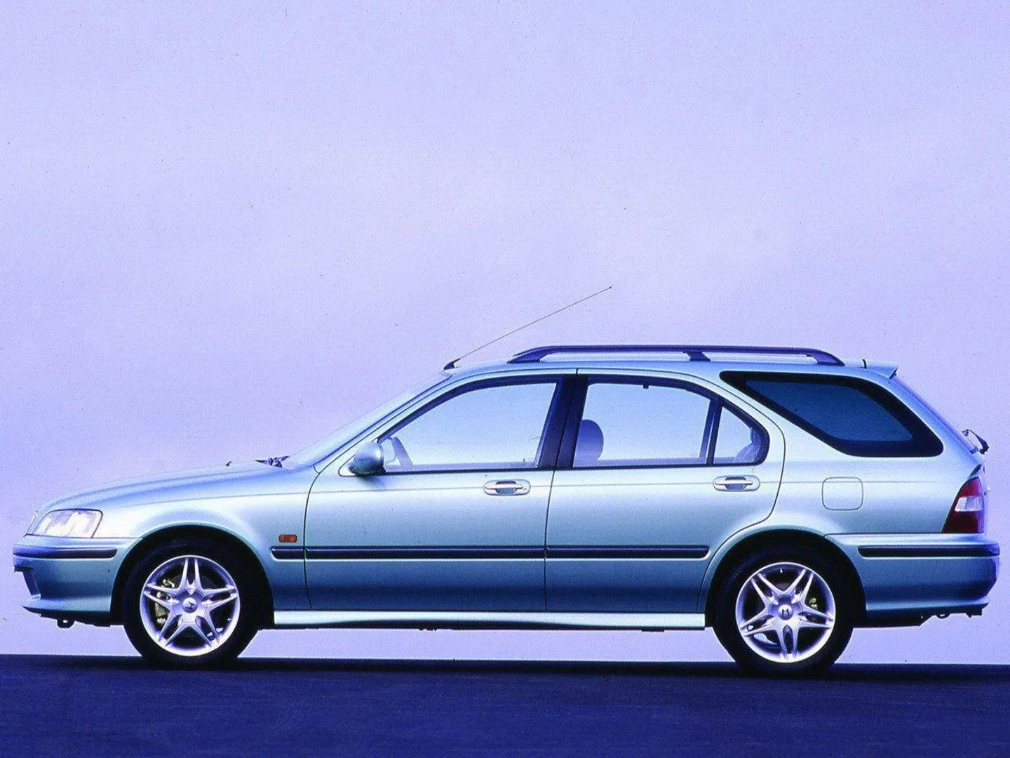 Honda_Civic_6_generation__Estate_5-door__1.jpg