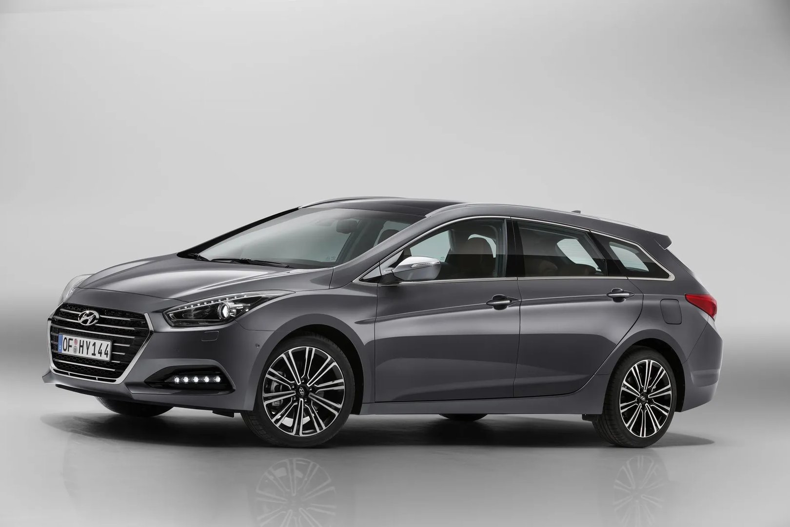 Hyundai_i40_1_generation_restyling__Estate_5-door__main.jpg