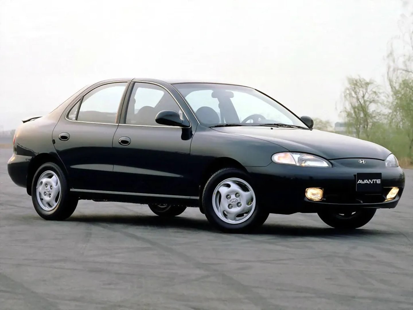 Hyundai_Avante_2_generation__Sedan__2.jpg