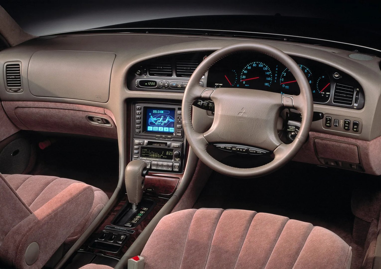 Mitsubishi_Debonair_3_generation__Sedan__5.jpg