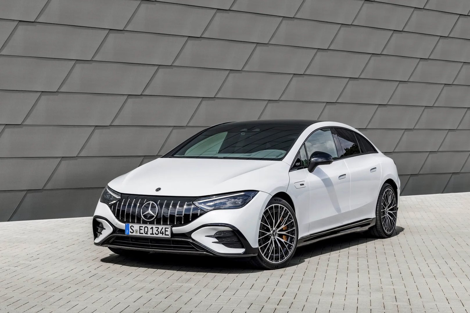 —  Sedan