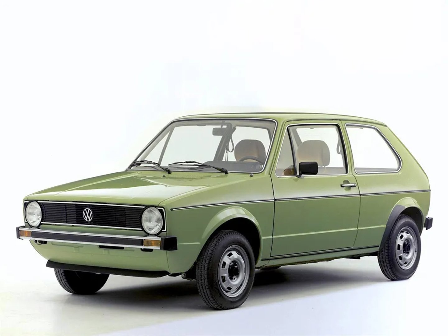 Volkswagen_Golf_1_generation__Hatchback_3-door__3.jpg