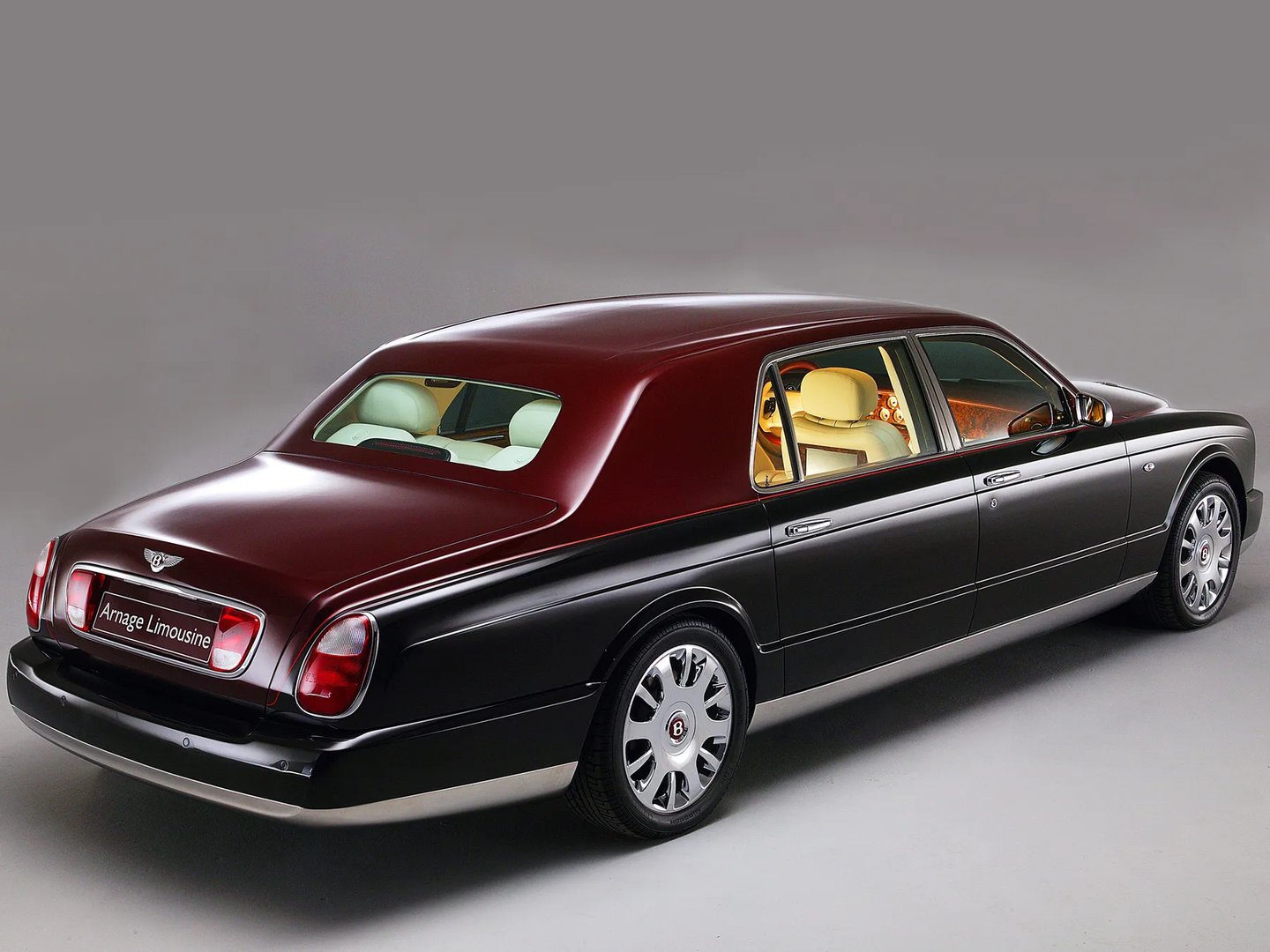 Bentley_Arnage_1_generation_restyling__Sedan_Long__1.jpg