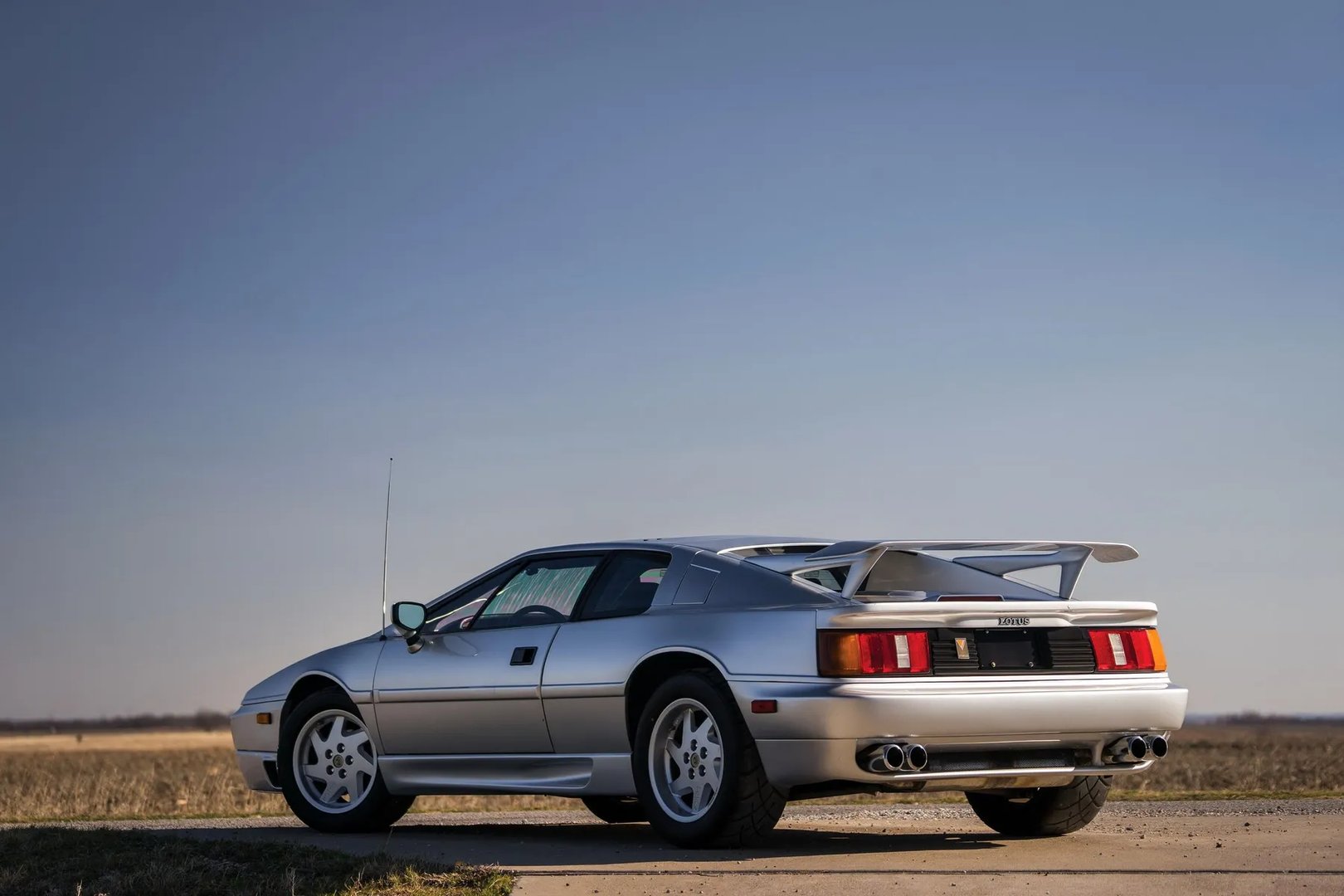 Lotus_Esprit_5_generation__Coupe__4.jpg