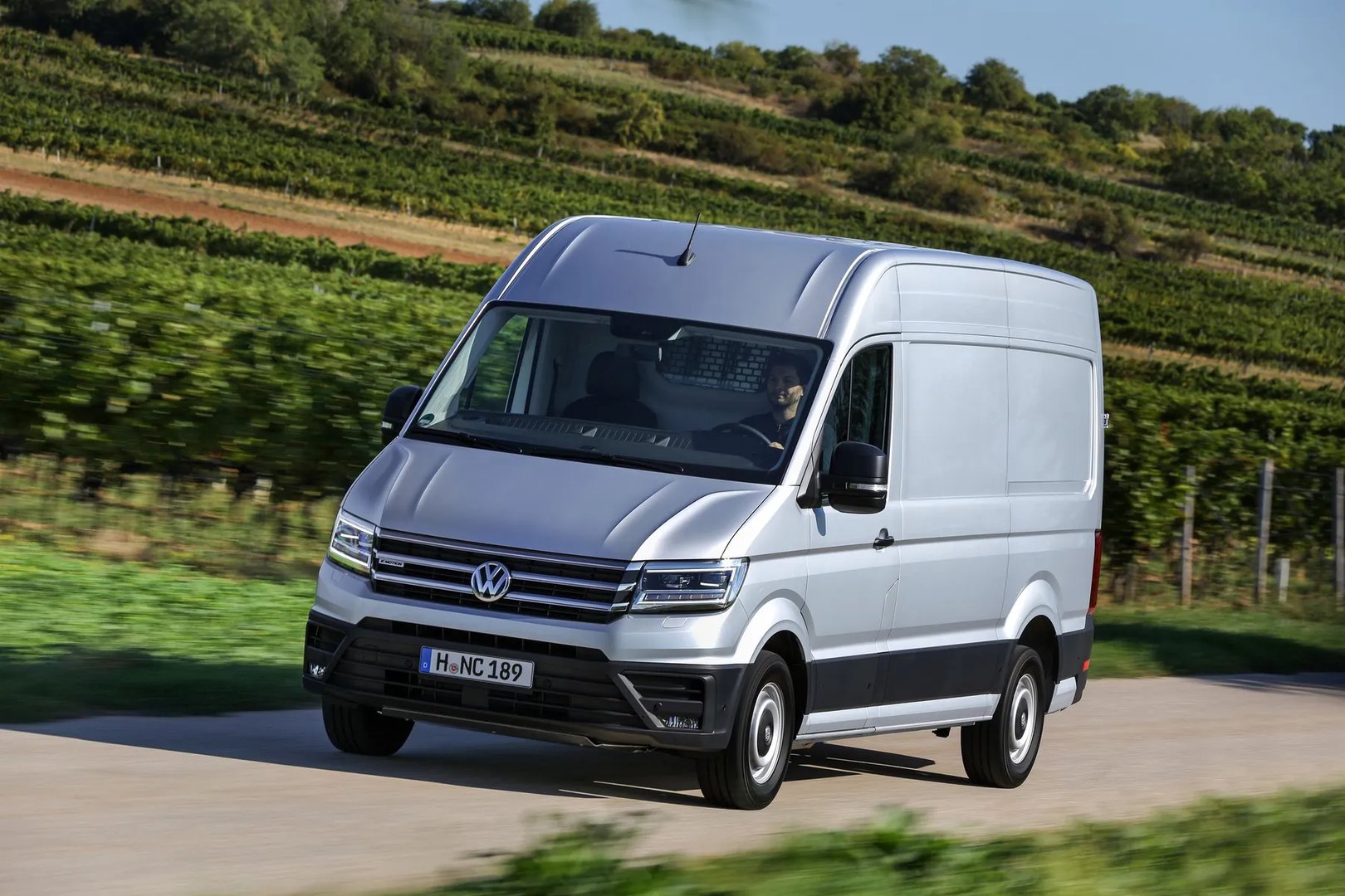 Volkswagen_Crafter_2_generation__Van__1.jpg