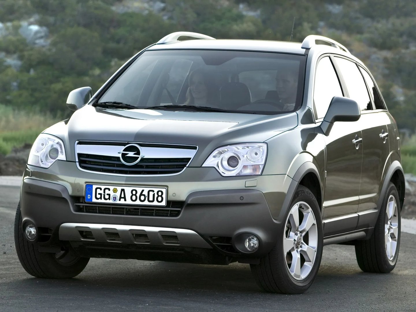 Opel_Antara_1_generation__SUV_5-doors__7.jpg