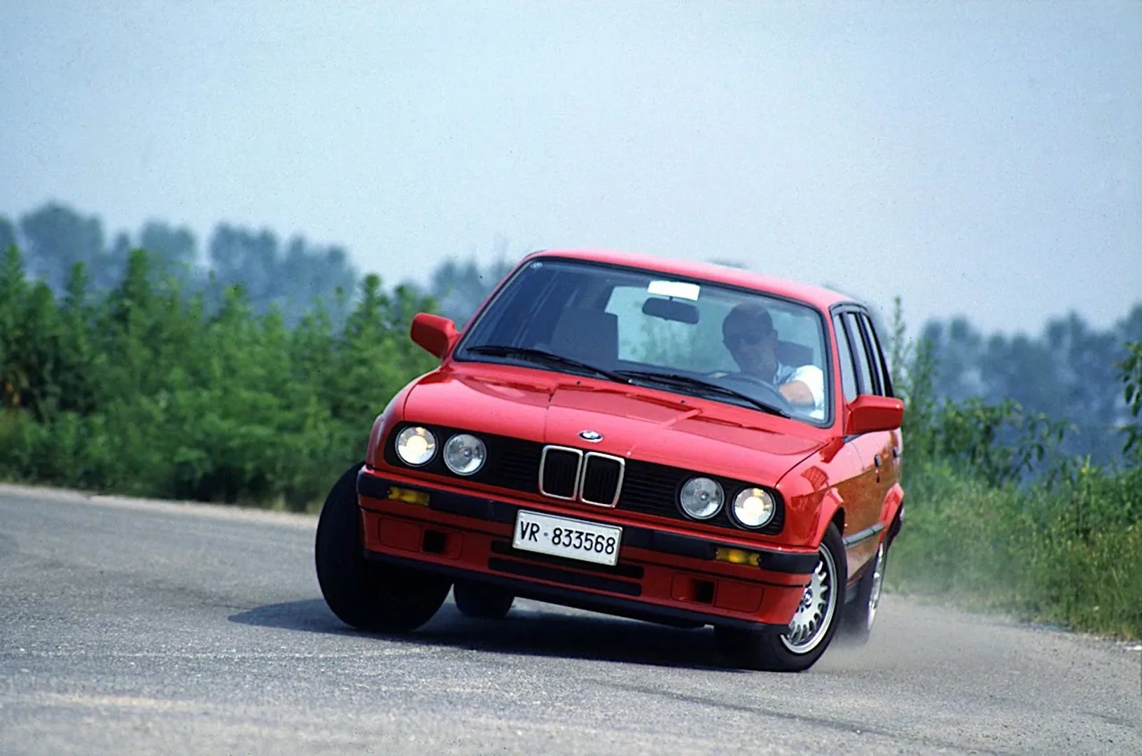BMW_3_series_2_generation__Estate_5-door__8.jpg