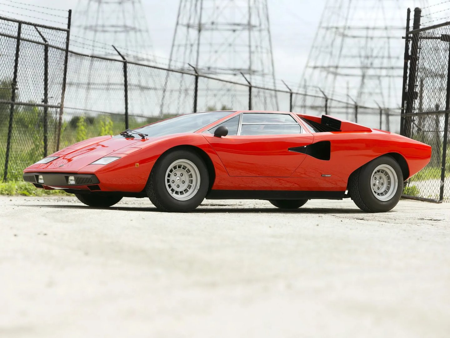 Lamborghini_Countach_1_generation__Coupe__1.jpg