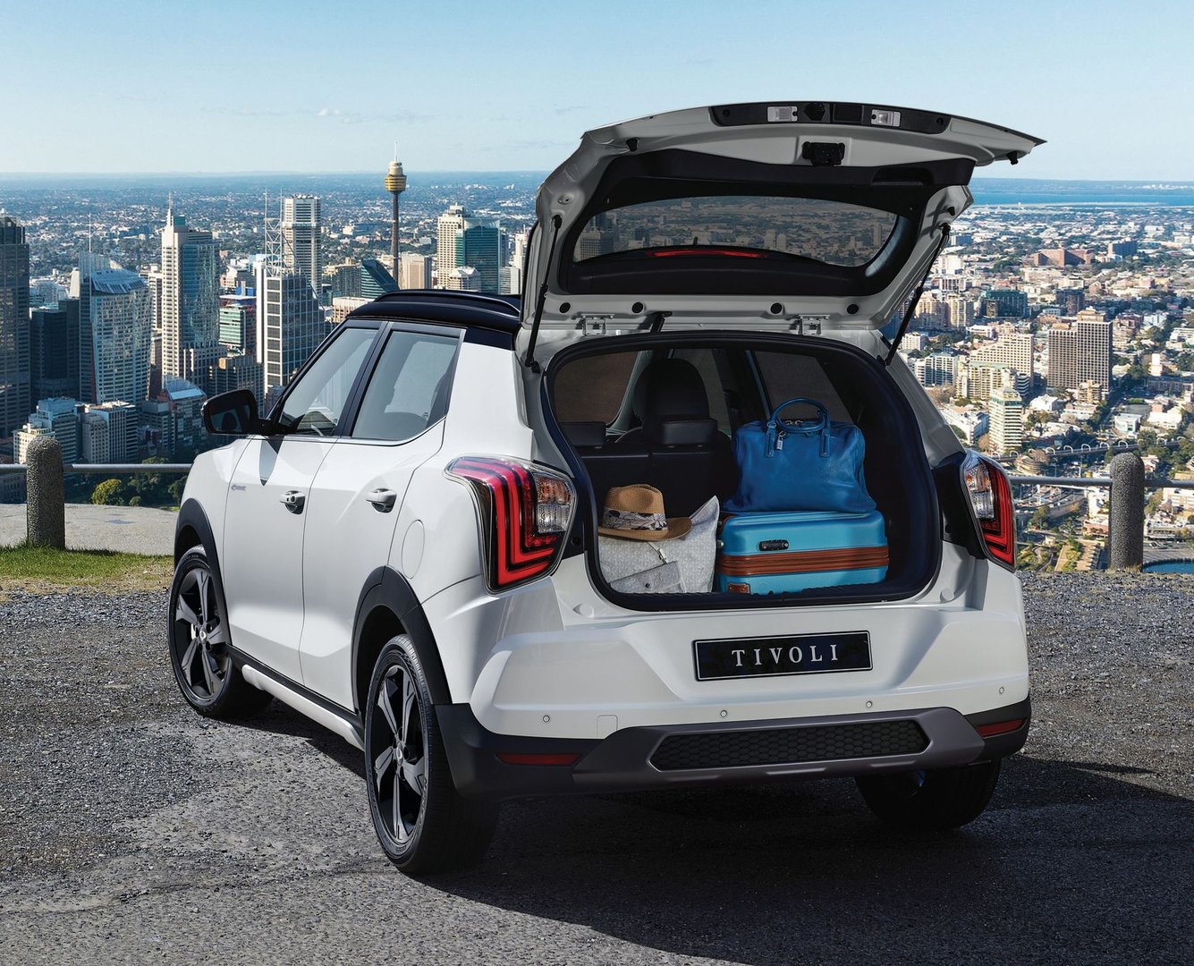 kg-mobility_Tivoli_1_generation__SUV_5-doors__14.jpg