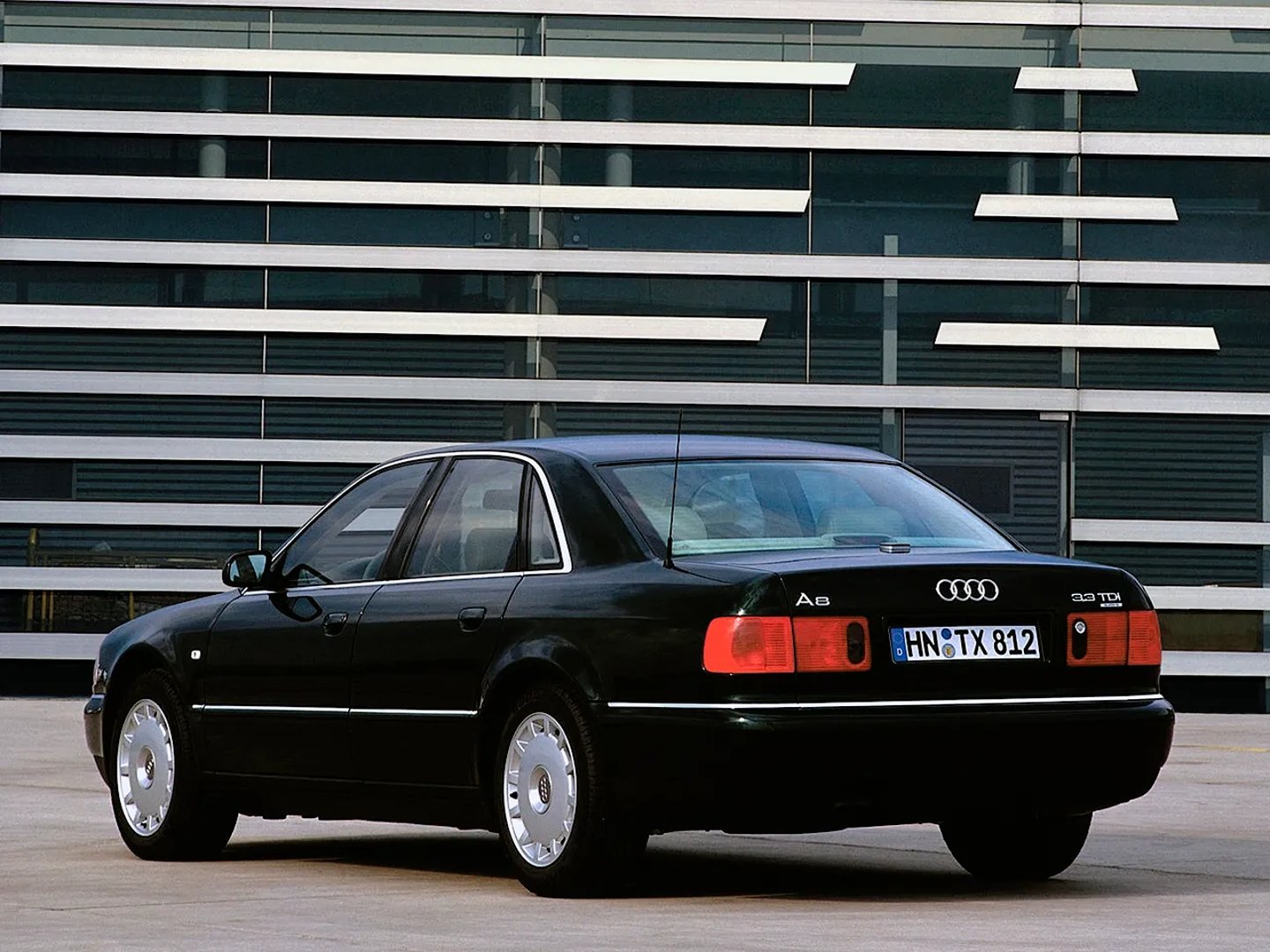 Audi_A8_1_generation_restyling__Sedan__8.jpg