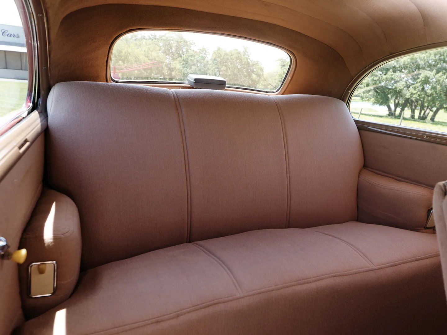 Chevrolet_Special_DeLuxe_1_generation__Sedan_2-doors__13.jpg