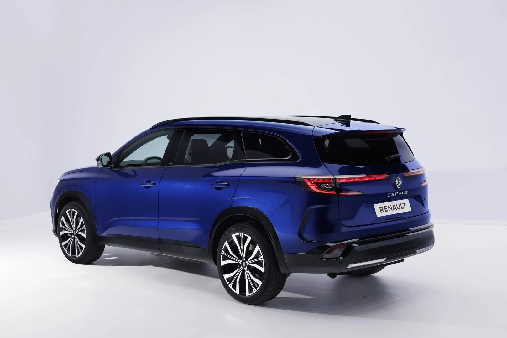 Renault_Espace_6_generation__SUV_5-doors__2.jpg