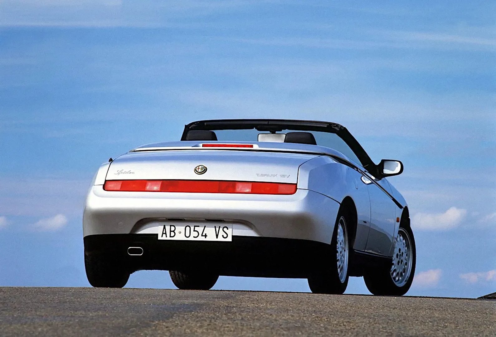 Alfa Romeo_Spider_2_generation__Cabrio__4.jpg