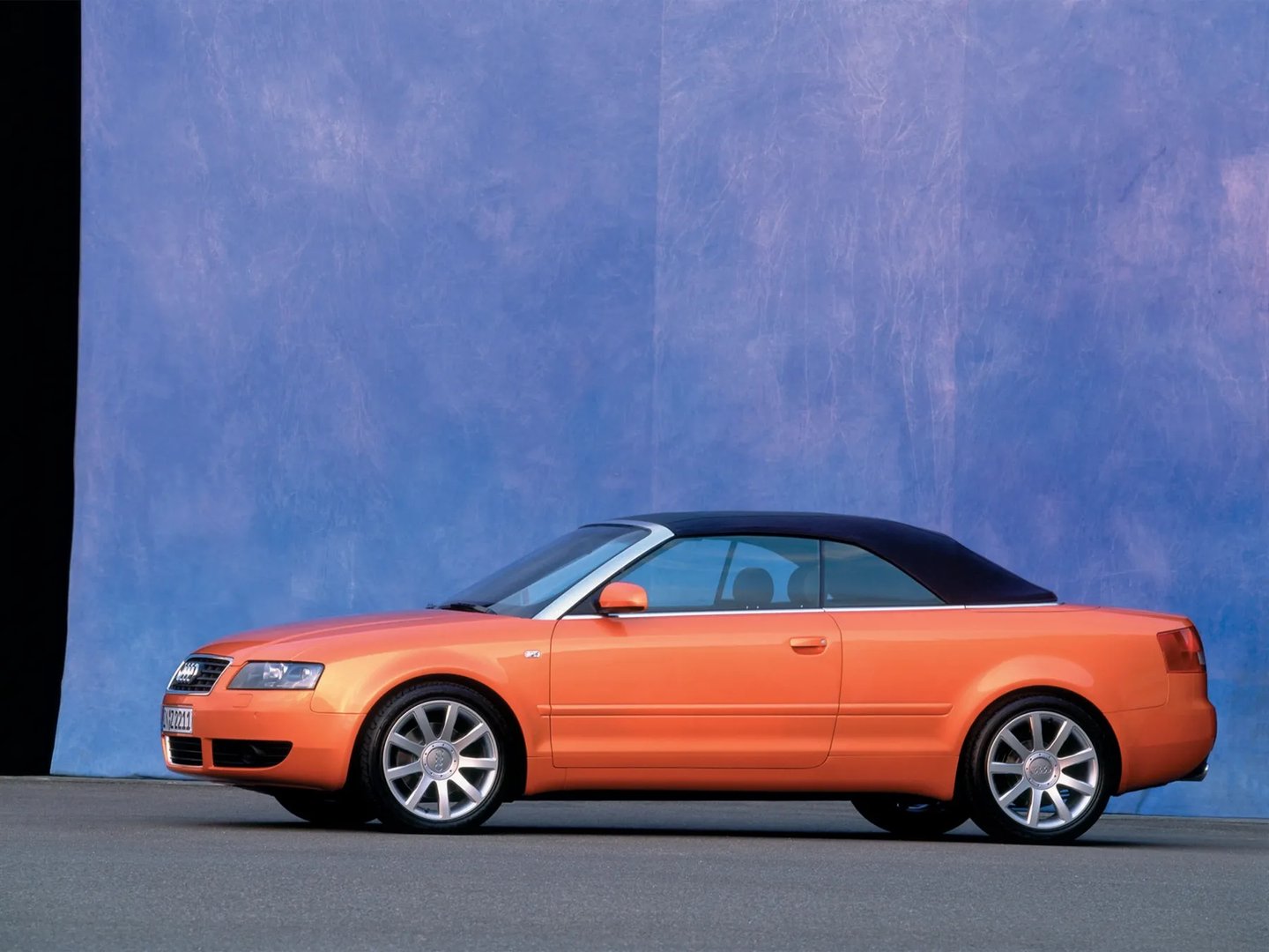 Audi_A4_2_generation__Cabrio__4.jpg