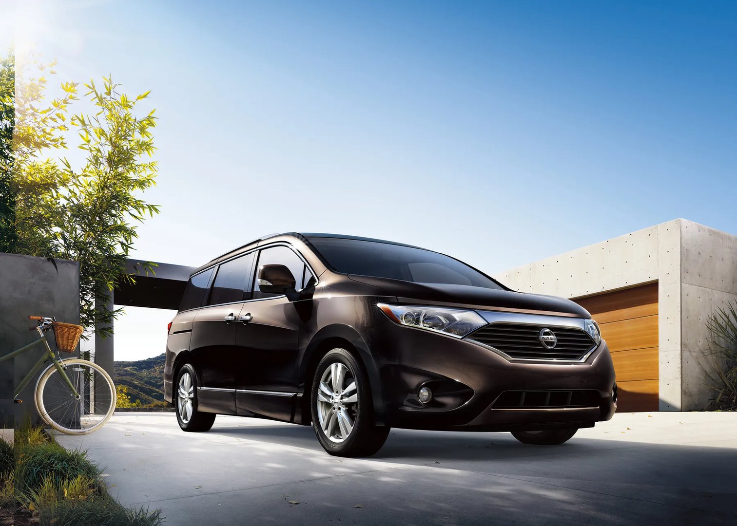 Nissan_Quest_4_generation__Minivan__6.jpg