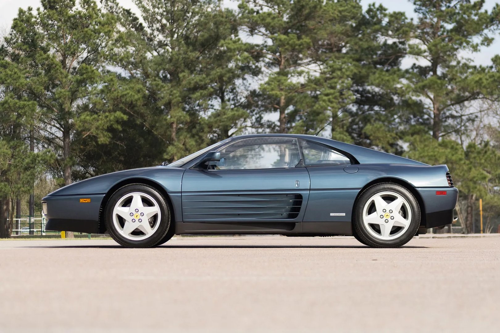 Ferrari_348_1_generation__Coupe__12.jpg