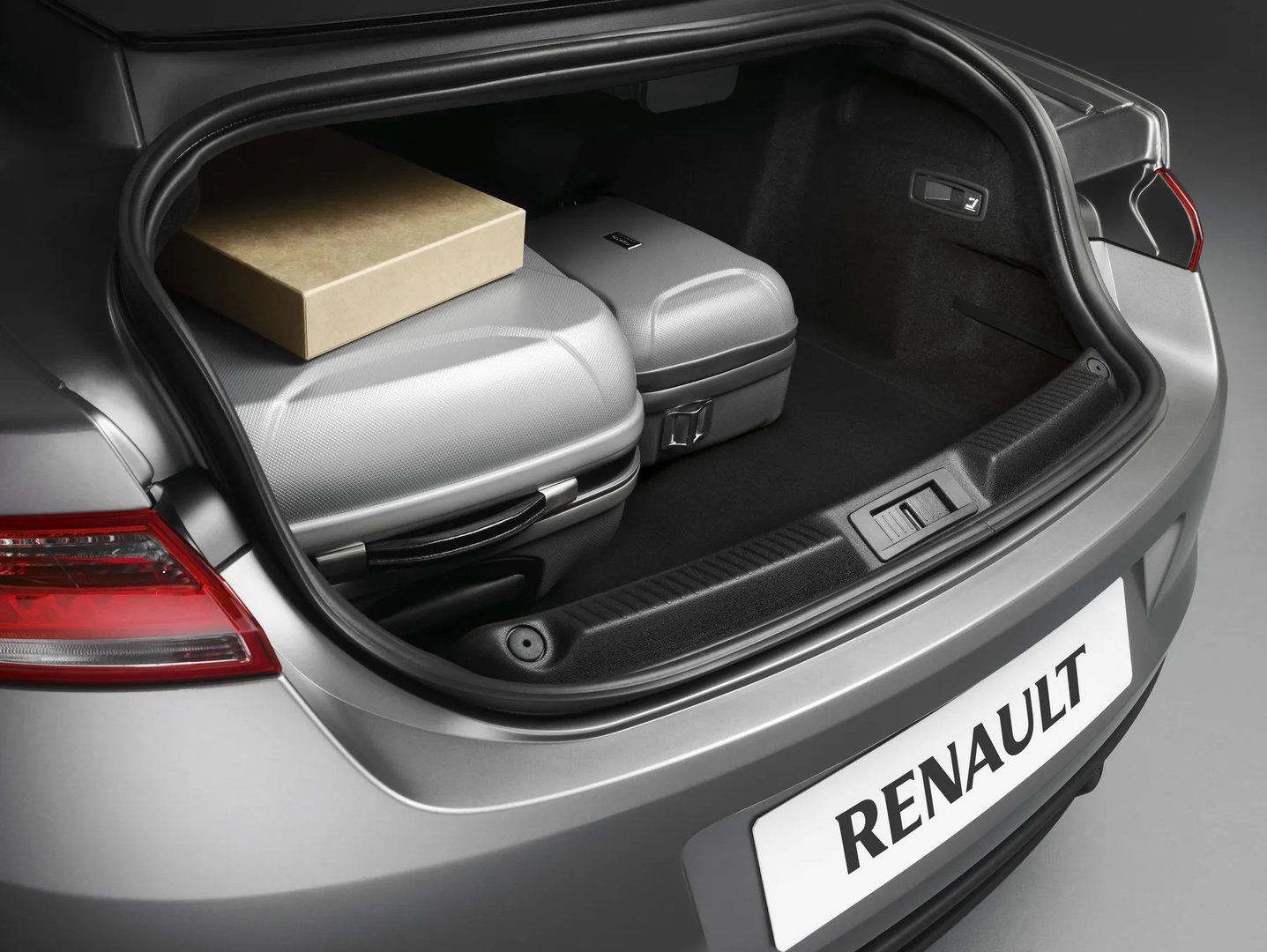 Renault_Laguna_3_generation_restyling__Coupe__8.jpg