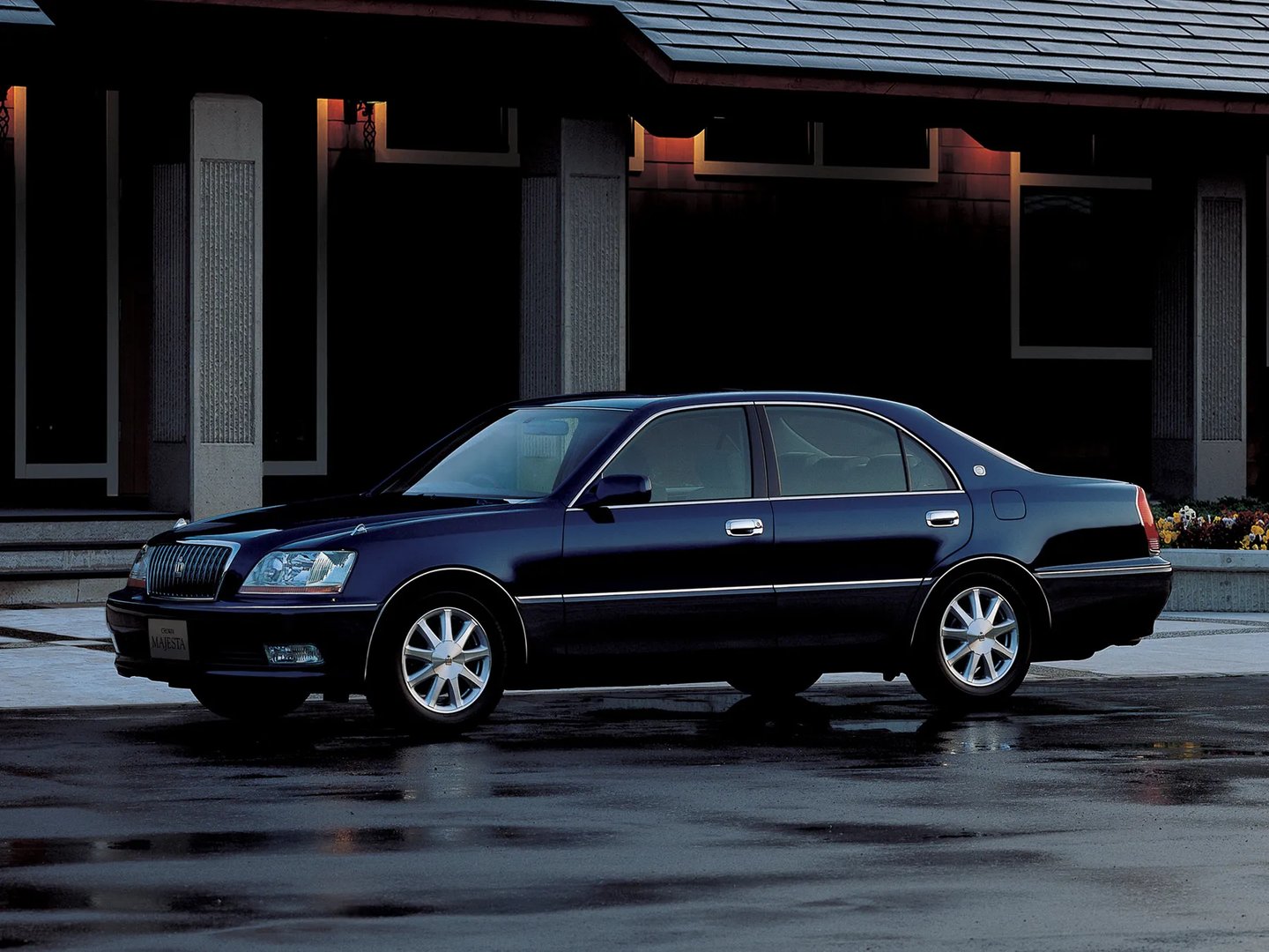 Toyota_Crown_Majesta_3_generation__Sedan__8.jpg