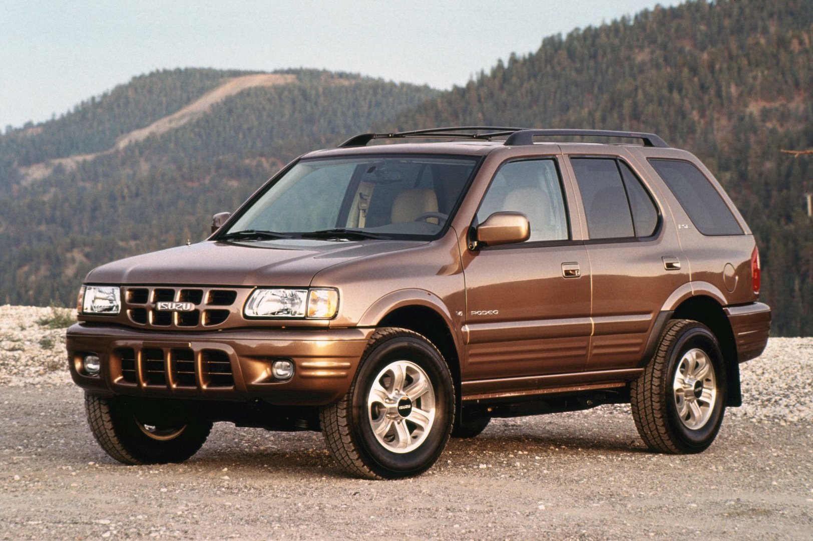 isuzu_Rodeo_2_generation__SUV_5-doors__11.jpg