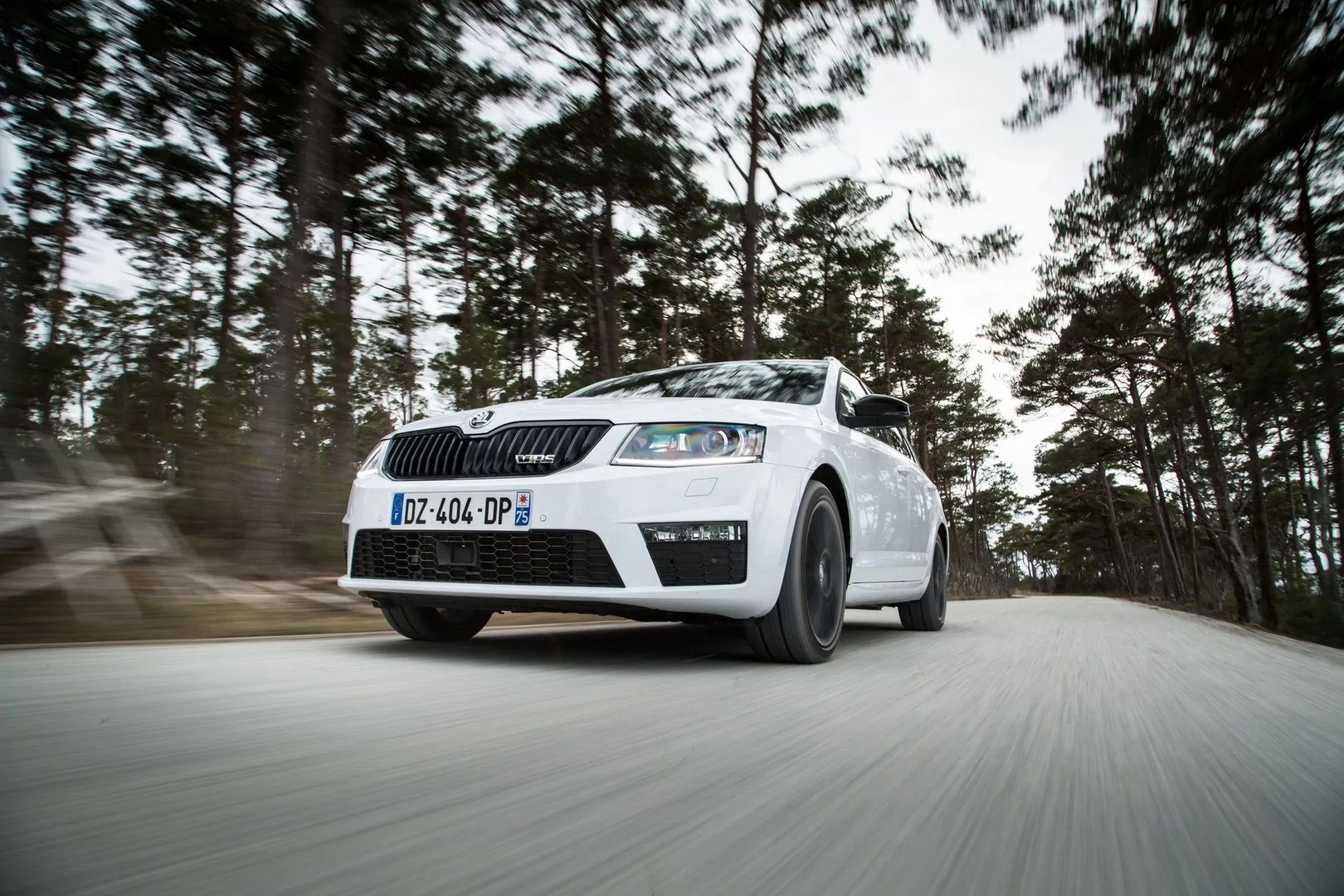 Skoda_Octavia_RS_3_generation__Estate_5-door__4.jpg