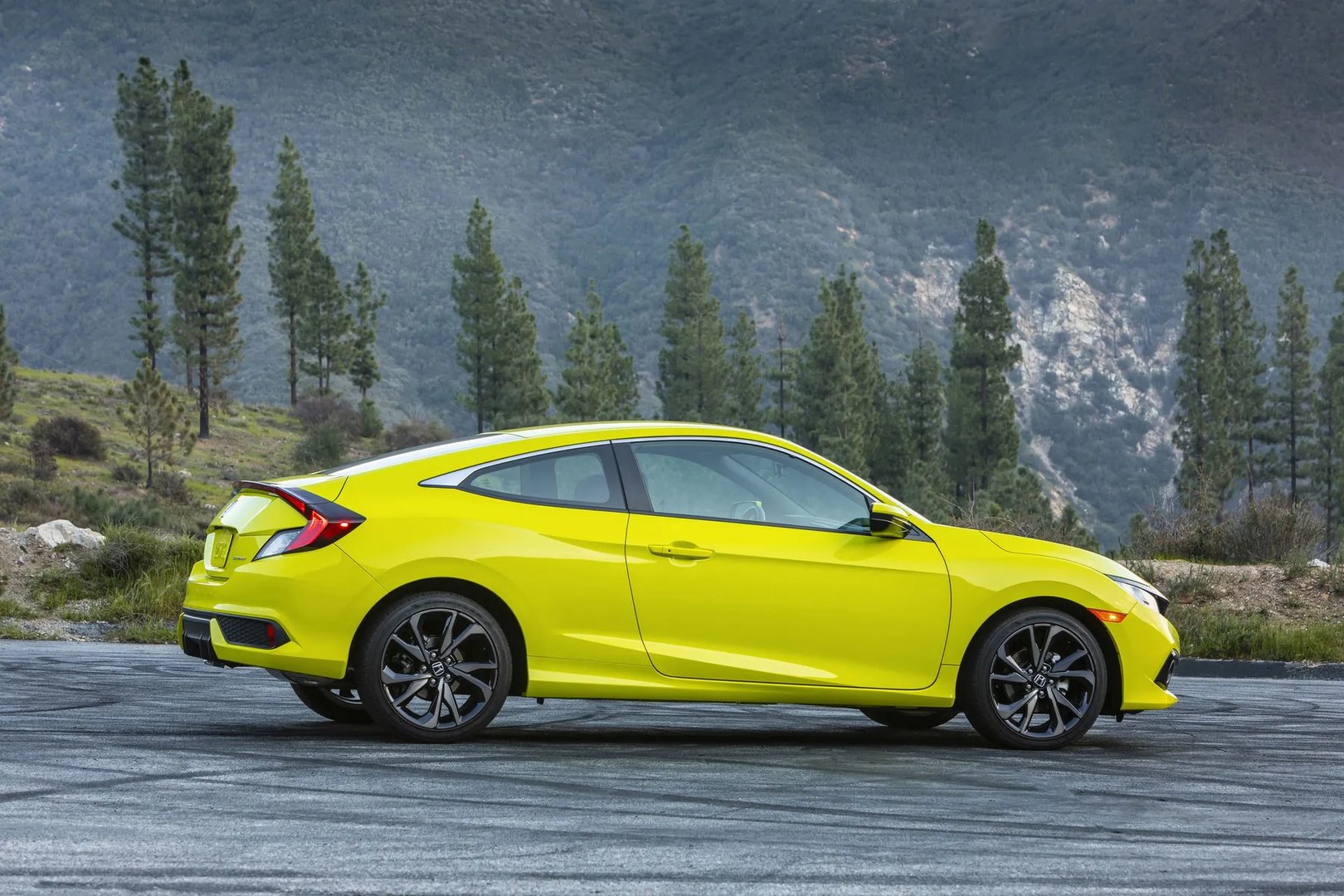 Honda_Civic_10_generation_restyling__Coupe__5.jpg