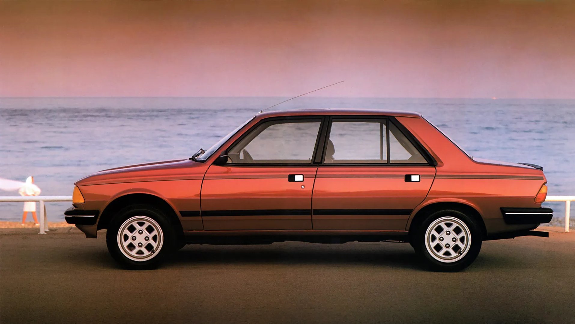 Peugeot_305_1_generation__Sedan__10.jpg