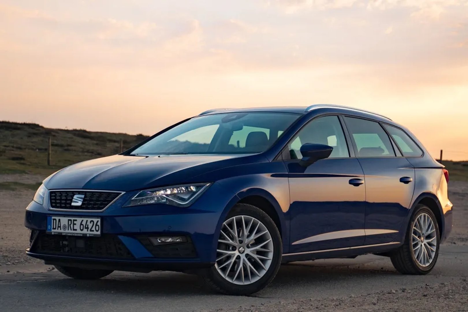 SEAT_Leon_3_generation_restyling__Estate_5-door__7.jpg