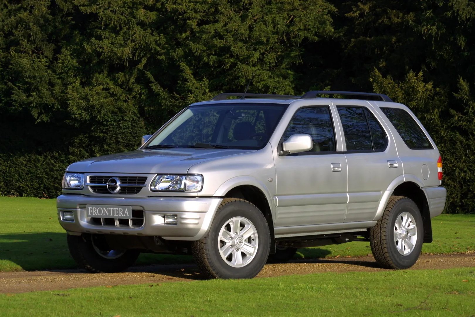 Opel_Frontera_2_generation_restyling__SUV_5-doors__7.jpg