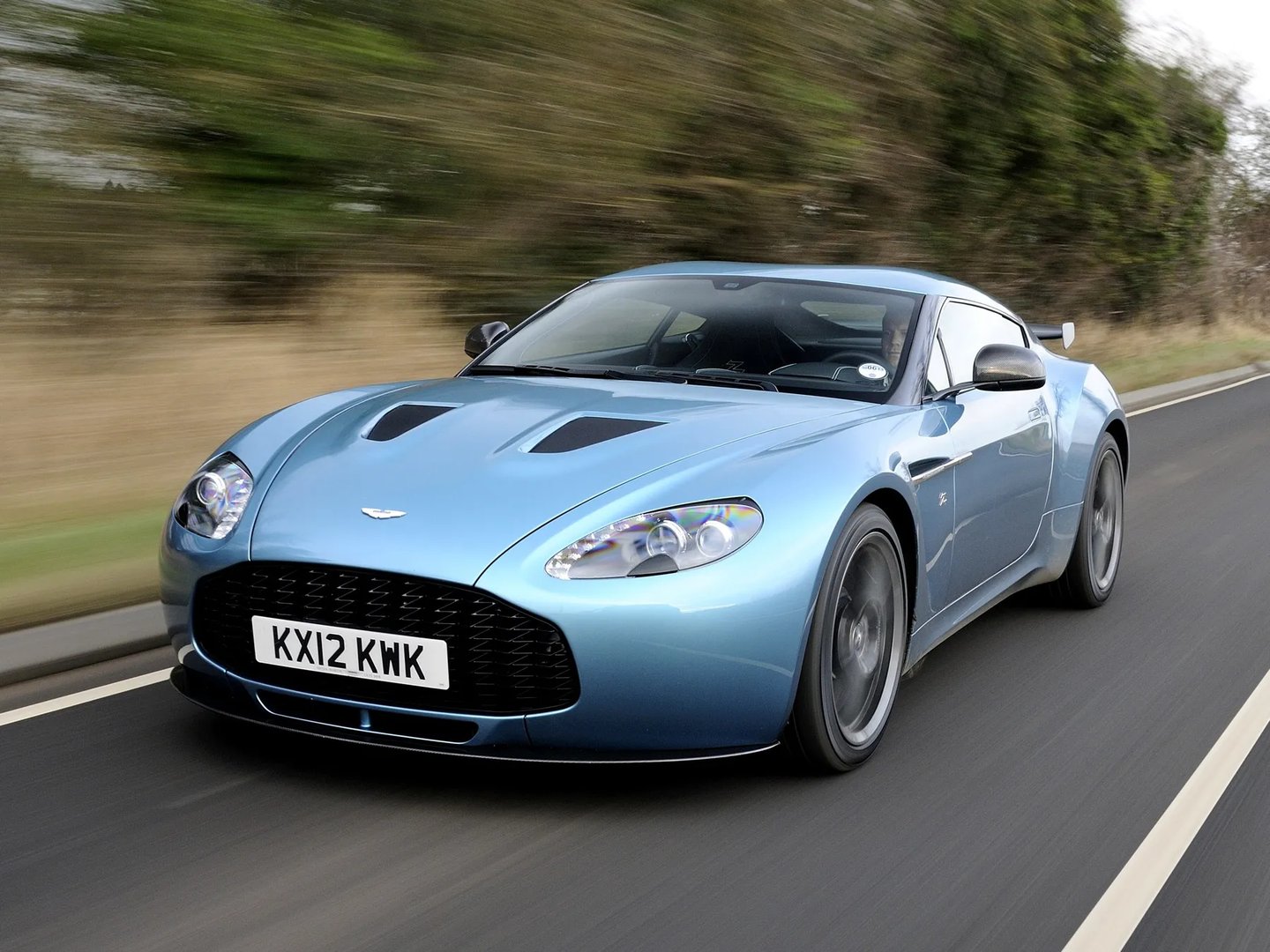 Aston Martin_V12_Zagato_1_generation__Coupe__11.jpg