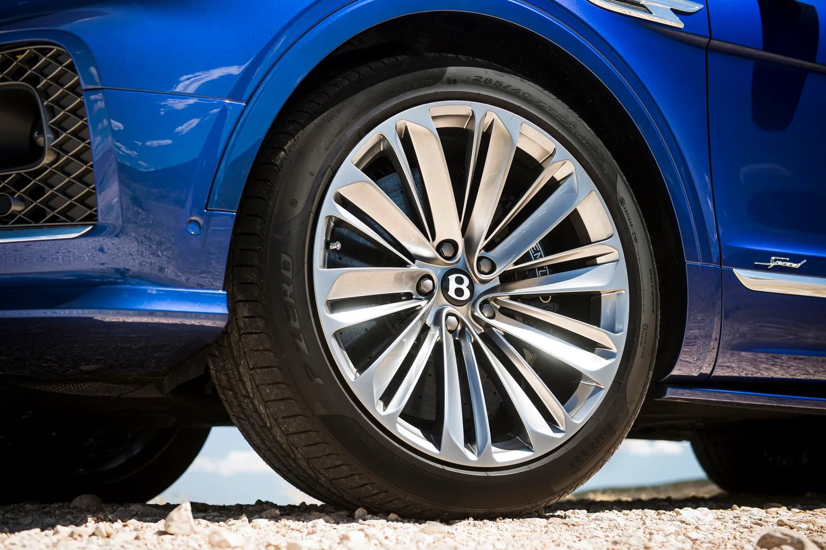Bentley_Bentayga_1_generation_restyling__SUV_5-doors__9.jpg