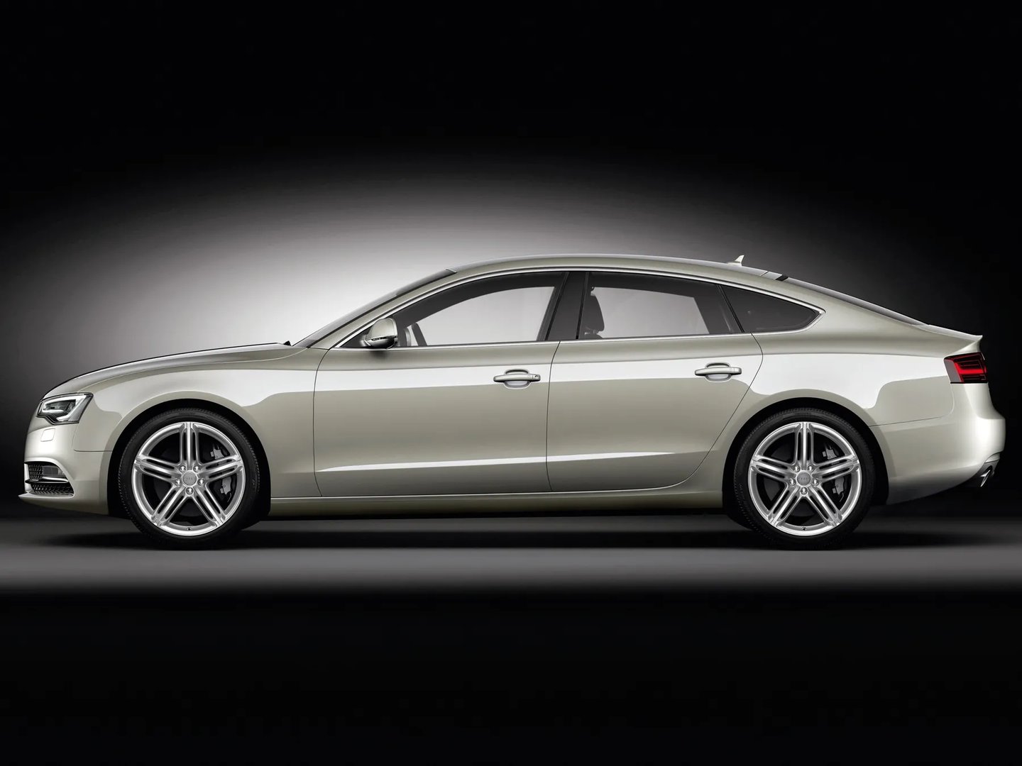 Audi_A5_1_generation_restyling__Liftback__10.jpg