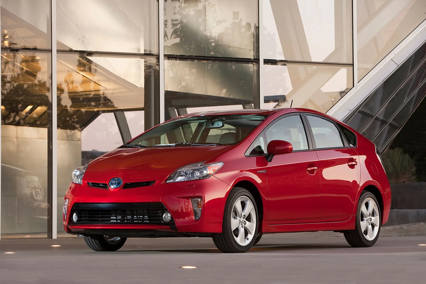 Toyota_Prius_3_generation_restyling__Liftback__9.jpg