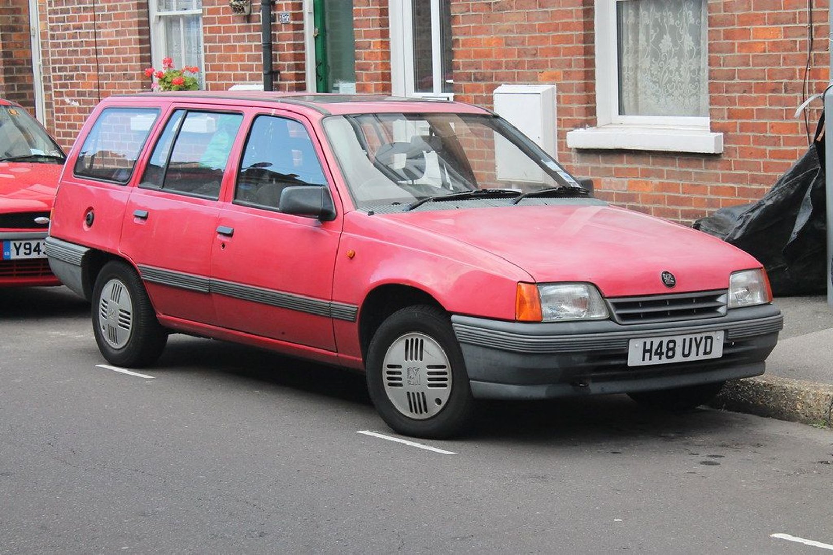 vauxhall_Astra_2_generation__Estate_5-door__1.jpg