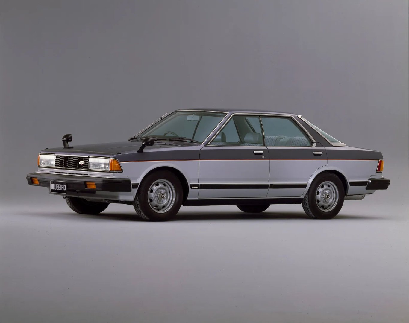 Nissan_Bluebird_6_generation__Sedan__5.jpg