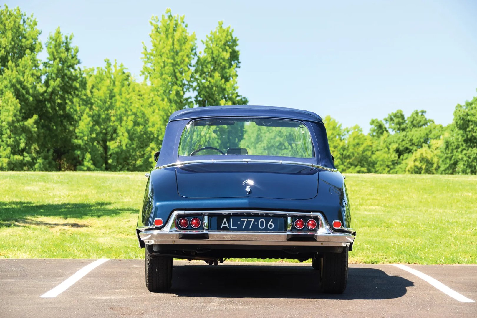 Citroen_DS_1_generation_restyling_1__Cabrio__5.jpg
