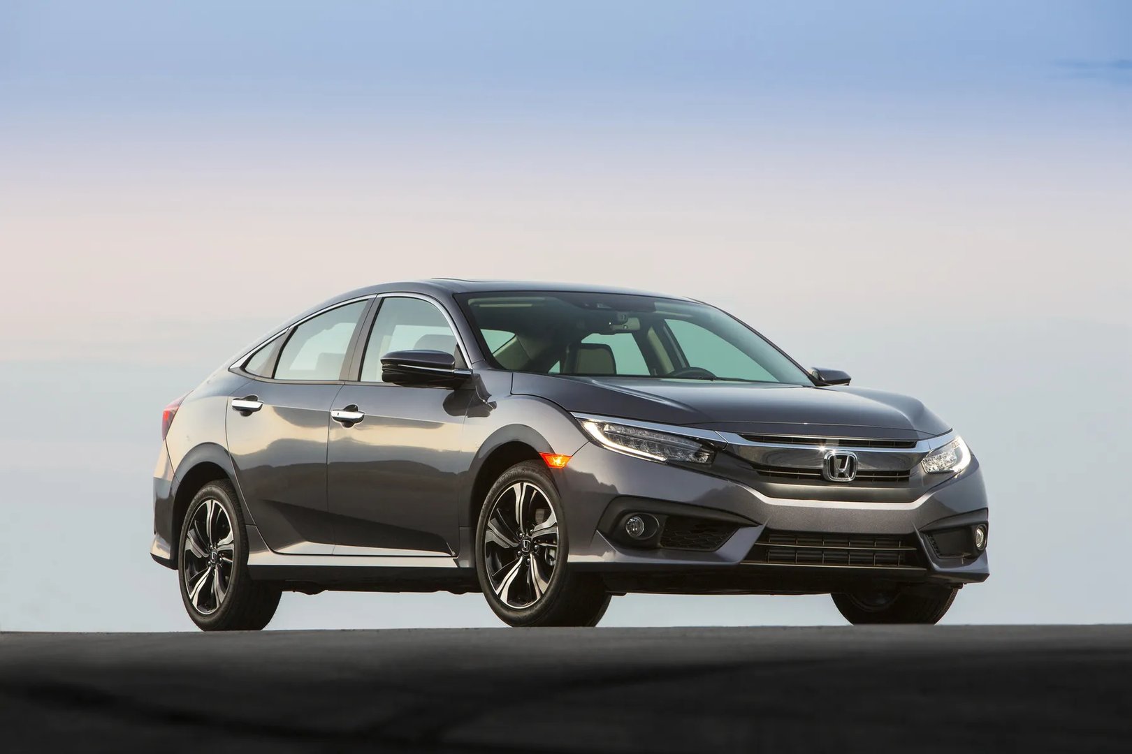 Honda_Civic_(USA)_10_generation__Sedan__4.jpg
