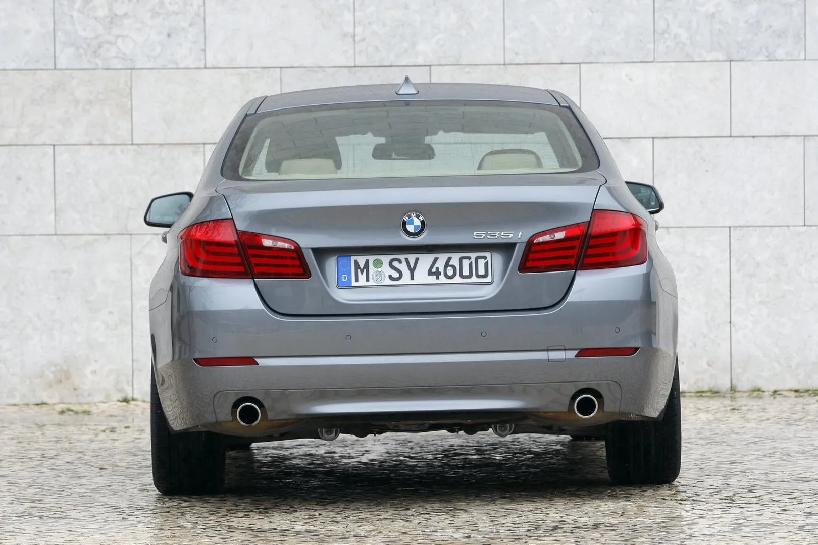 BMW_5_series_6_generation__Sedan__3.jpg
