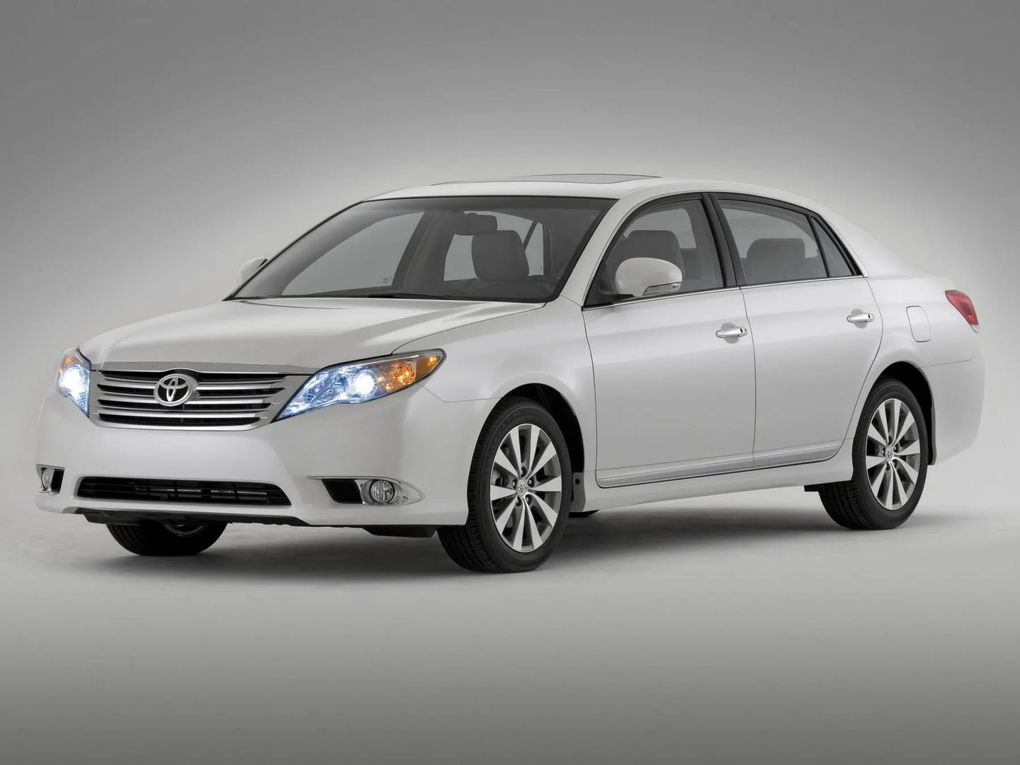Toyota_Avalon_3_generation_restyling_2__Sedan__9.jpg
