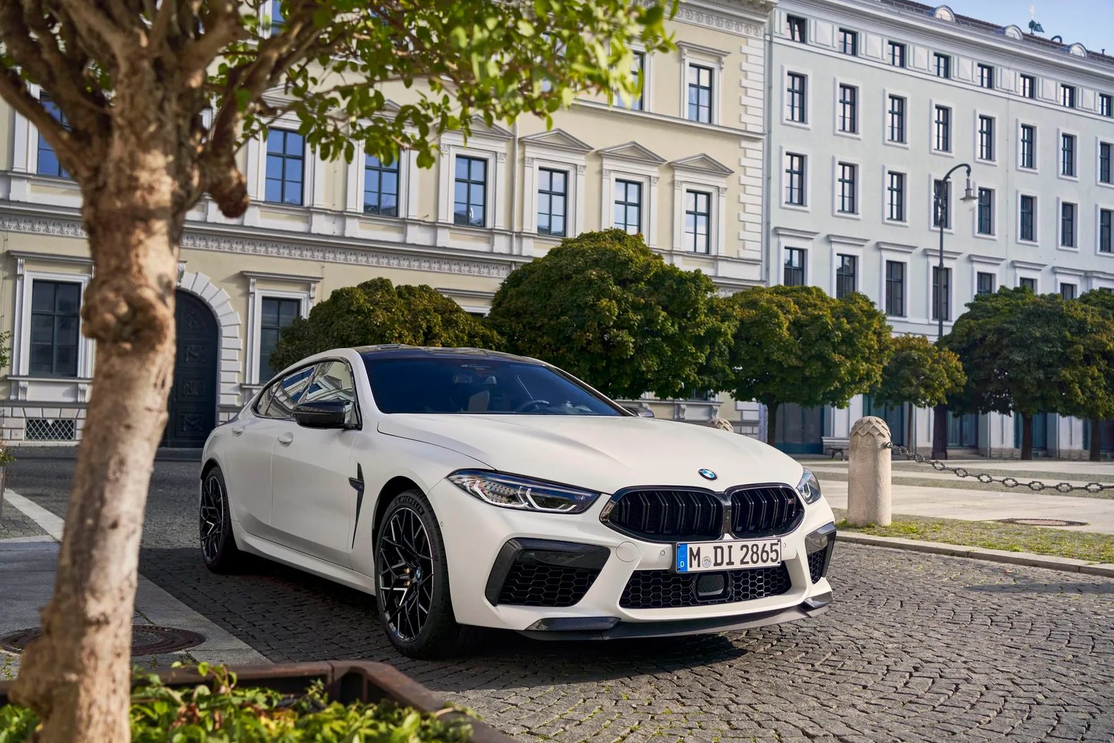 BMW_M8_1_generation_restyling_1__Sedan__1.jpg