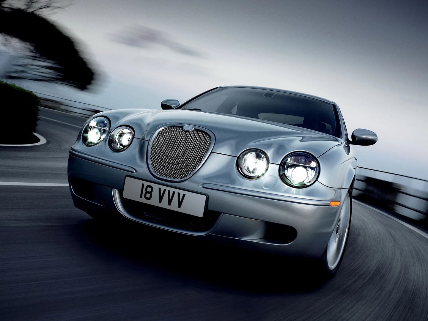Jaguar_S-Type_1_generation_restyling__Sedan__3.jpg